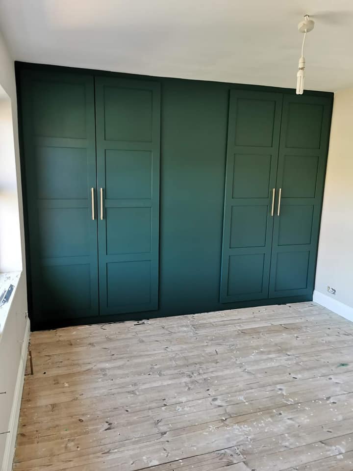 Built-In Shaker Wardrobes